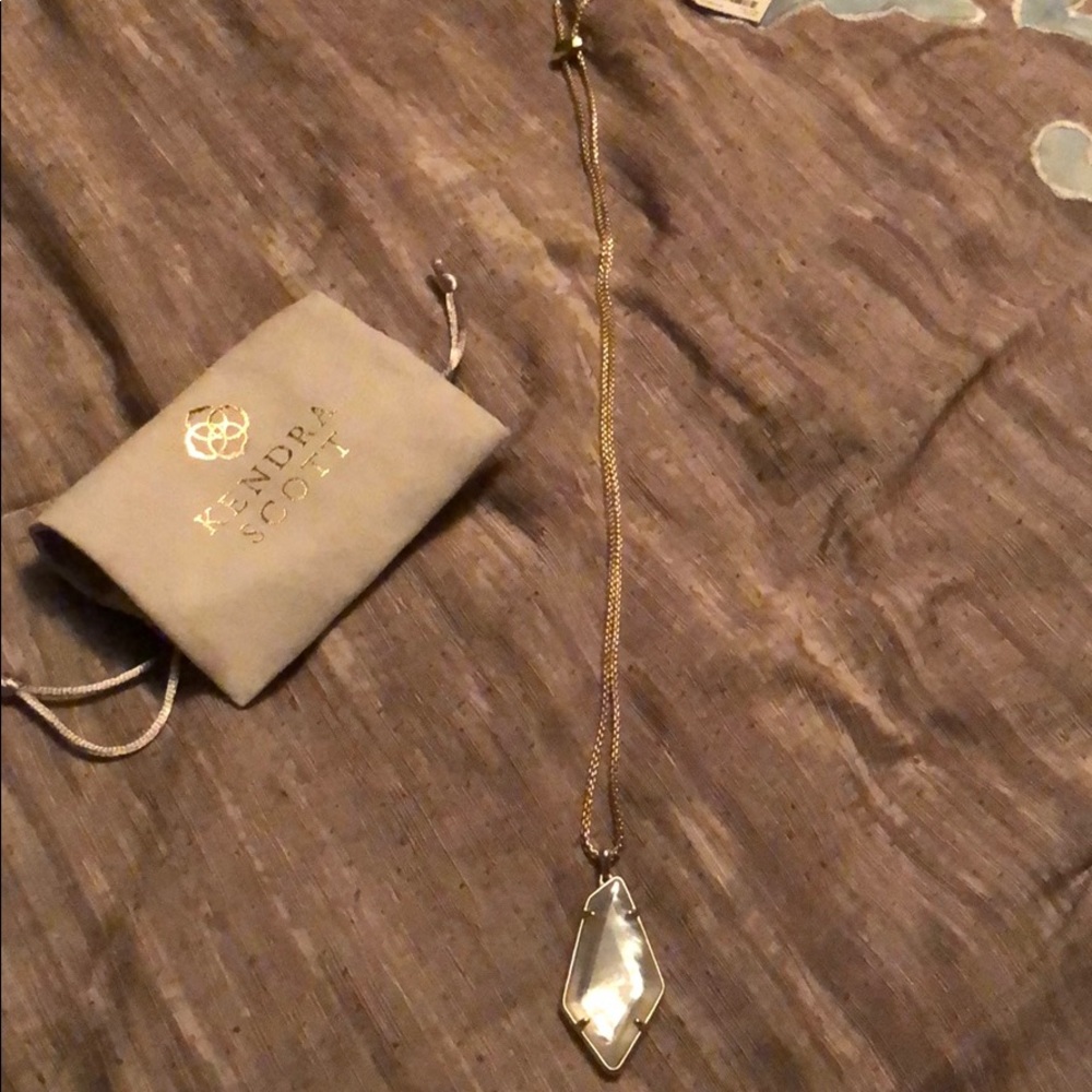 Kendra Scott necklace